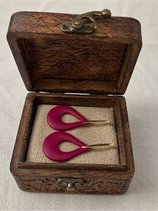 Bitchai Jewelry - Magenta Teardrop Earrings - Elegant Women’s Jewelry